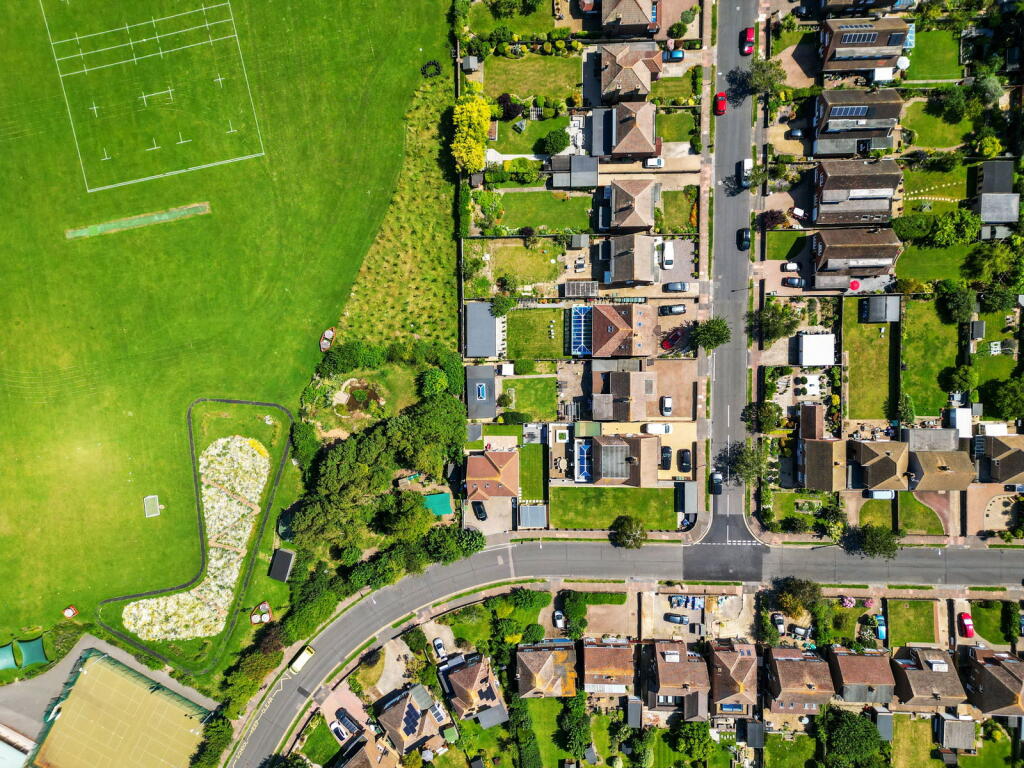 Additional image 46 of Stuart Avenue, Eastbourne, BN21 1UR