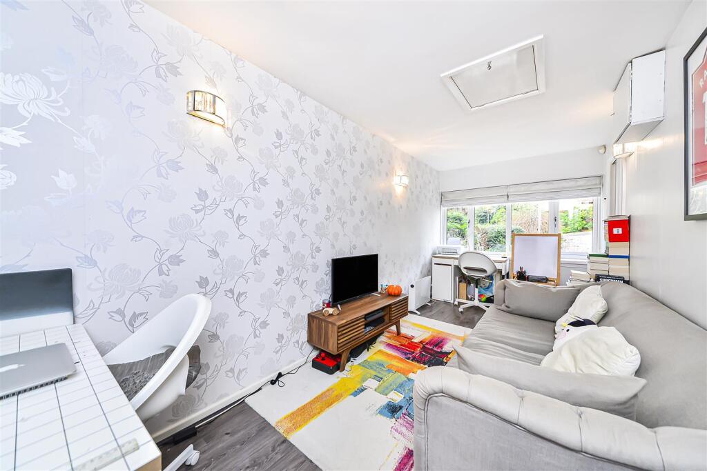 Additional image 9 of Berkley Crescent, Moseley, Birmingham