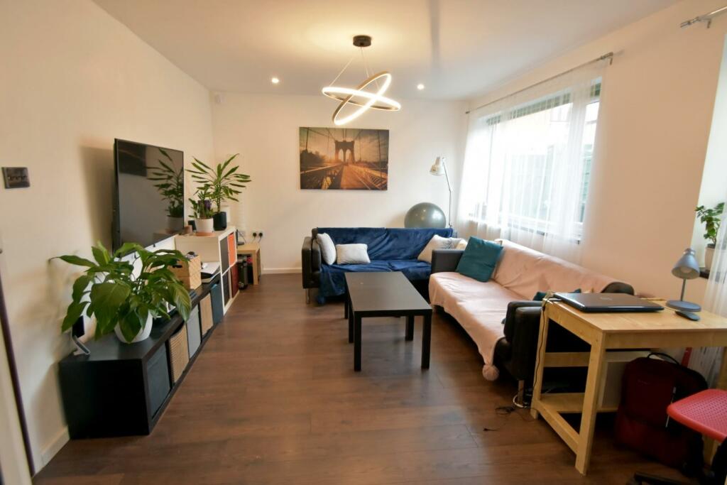 Additional image 2 of Threshfield Close, Bury