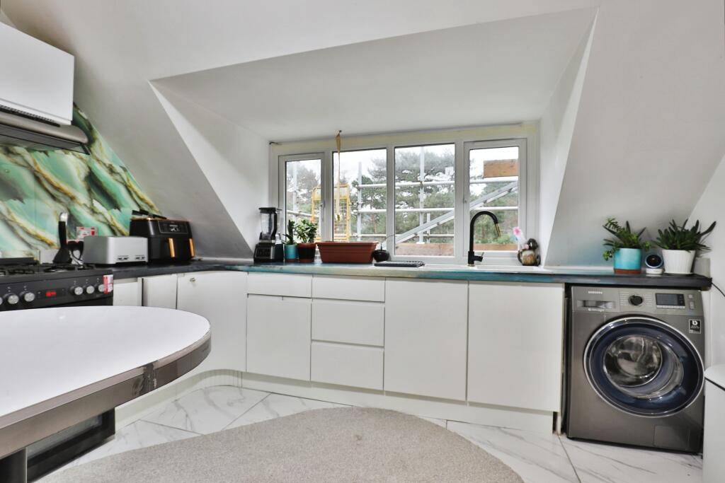 Additional image 4 of Queens Park Avenue, BOURNEMOUTH, Dorset, BH8