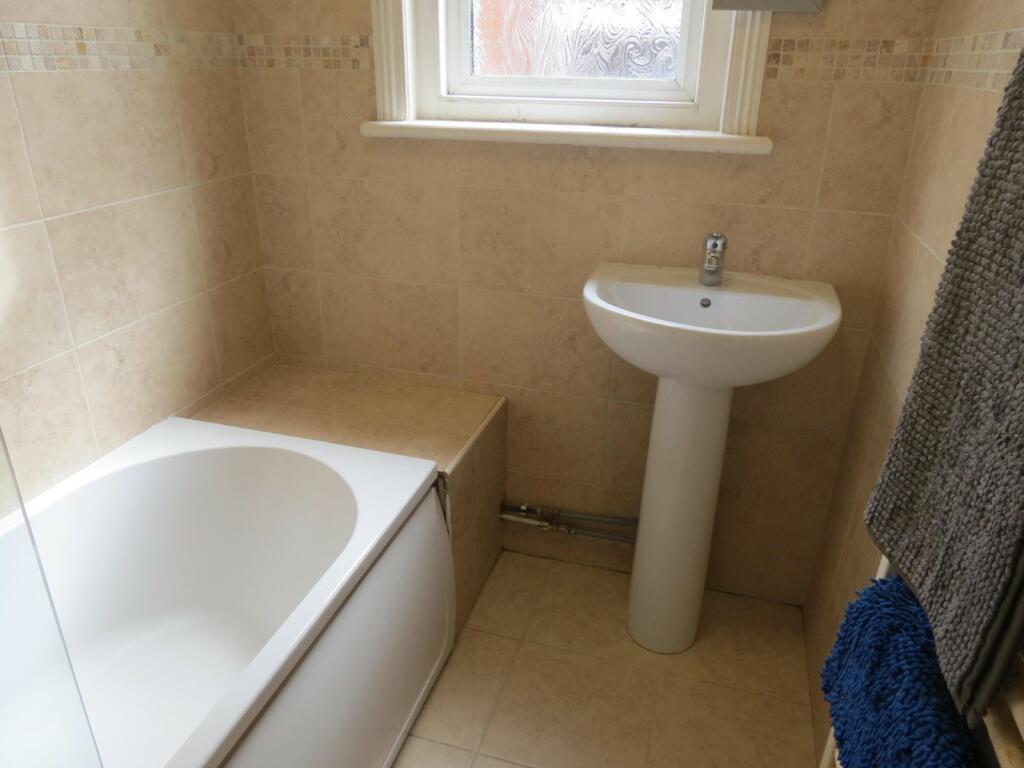 Additional image 10 of 6 bedroom Detached House in Winton