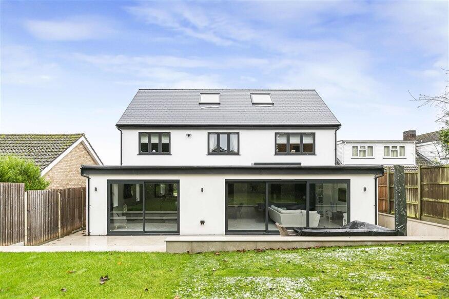 Additional image 23 of Tuffnells Way, Harpenden, AL5