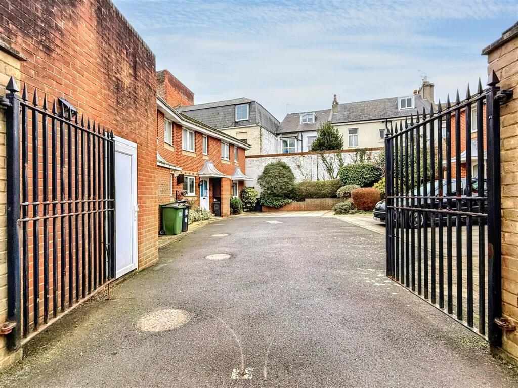 Additional image 10 of West Street Mews, Eastbourne