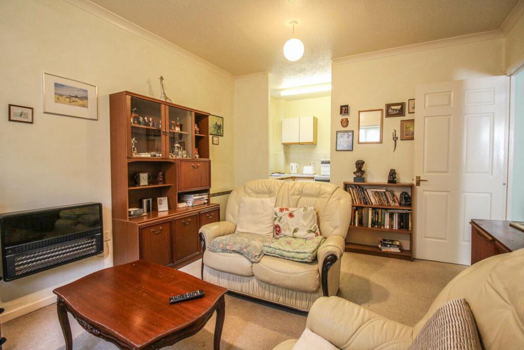 Additional image 4 of Birnbeck Court-Overs 60`s Ground Floor Flat