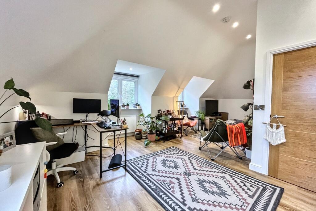 Additional image 4 of Broadstone