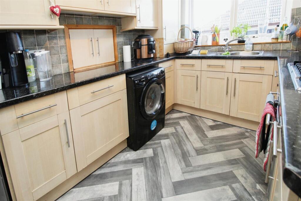 Additional image 7 of Gregory Crescent, Bradford, BD7 4PG