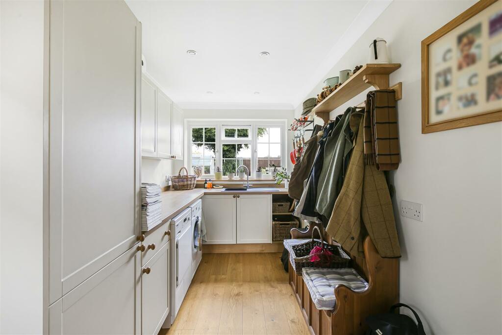 Additional image 11 of Ferndale Close, Newmarket
