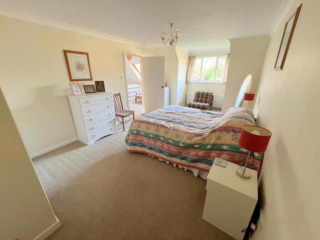 Additional image 7 of Mendip Close, New Milton, Hampshire. BH25 6TY