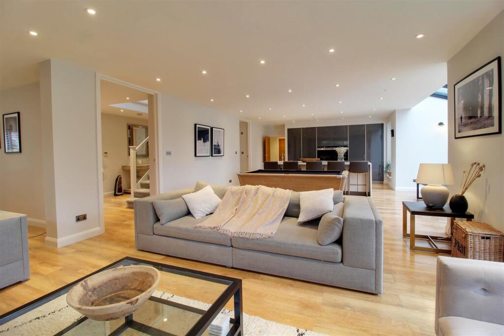 Additional image 15 of Mymms Drive, Brookmans Park