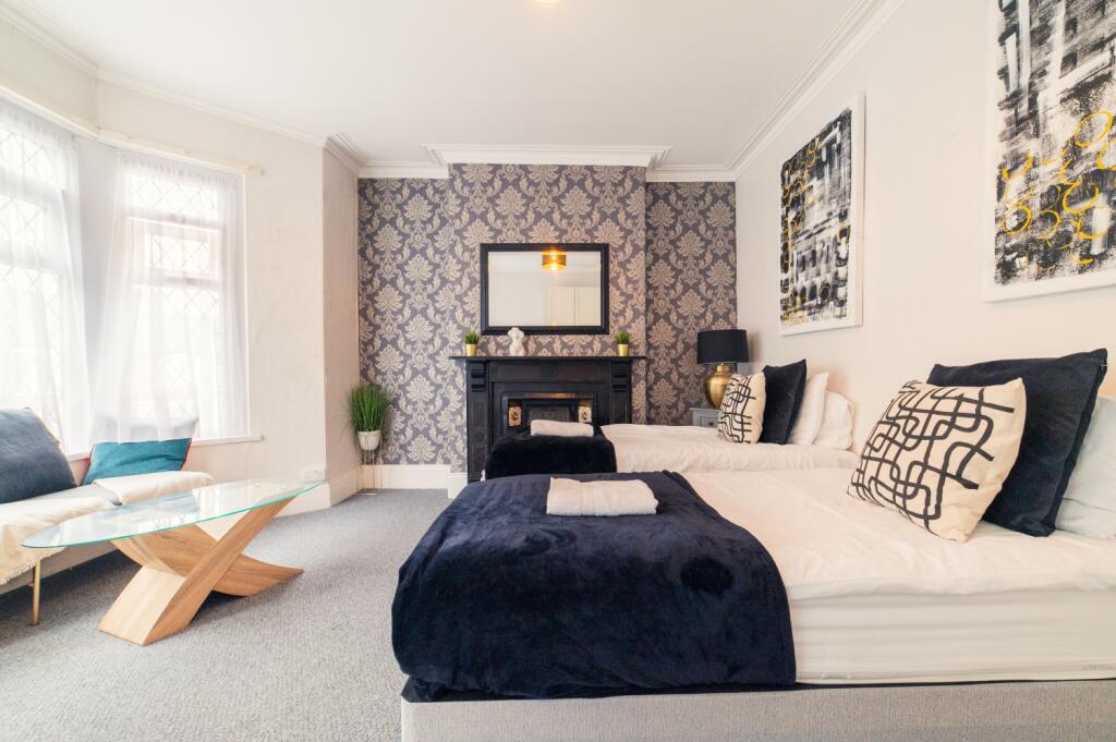 Additional image 24 of Corporation Road, Grangetown