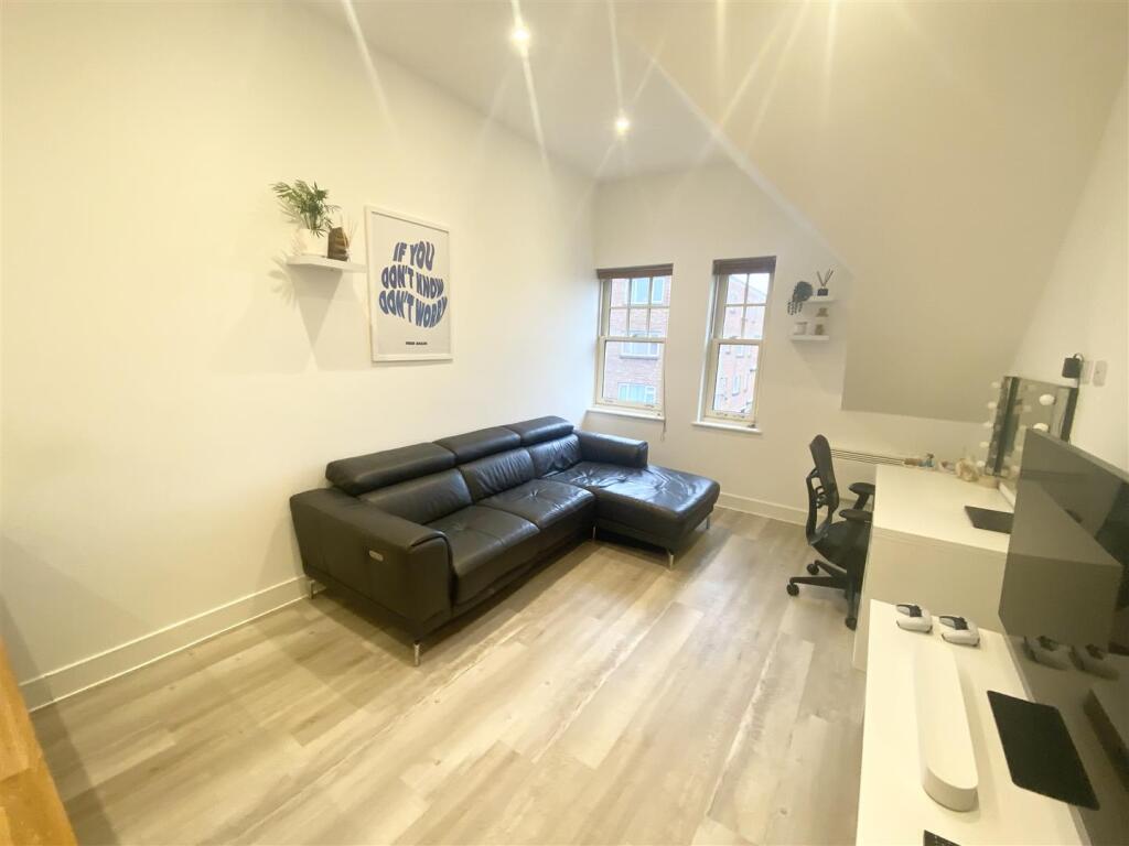 Additional image 4 of The Cross, 107 Commercial Road, Poole