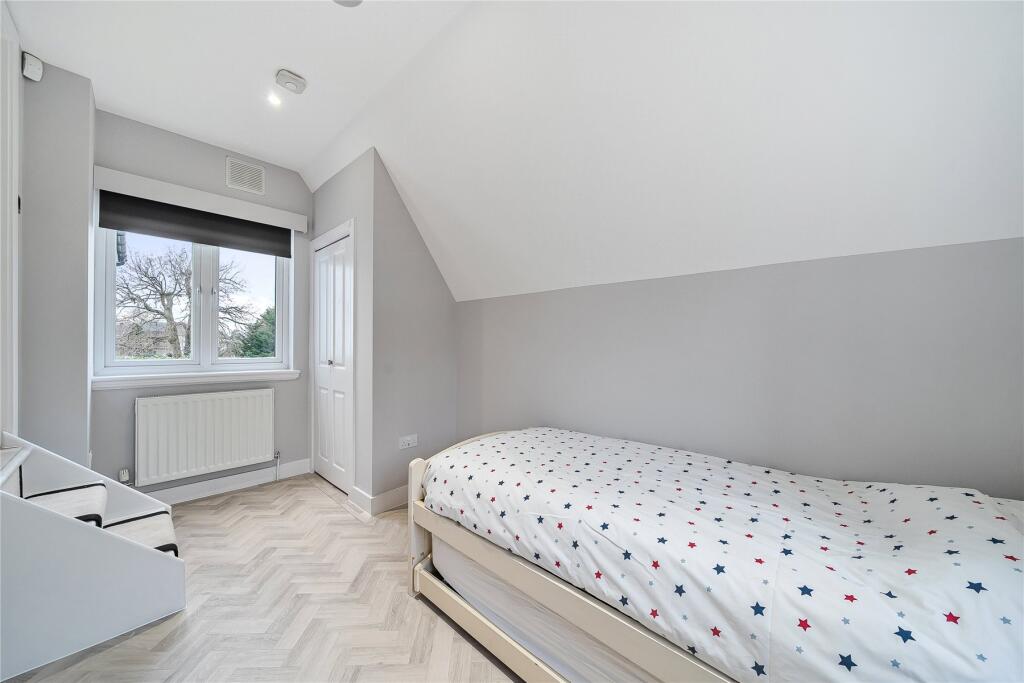 Additional image 17 of Hollydale Drive, Bromley