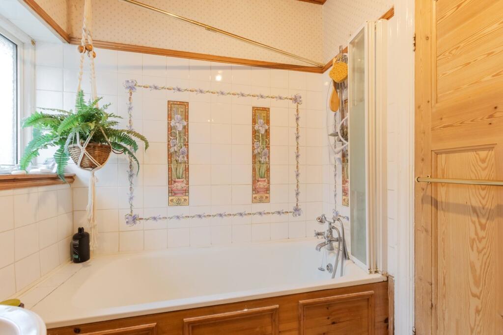 Additional image 7 of Reddons Road, Beckenham, BR3