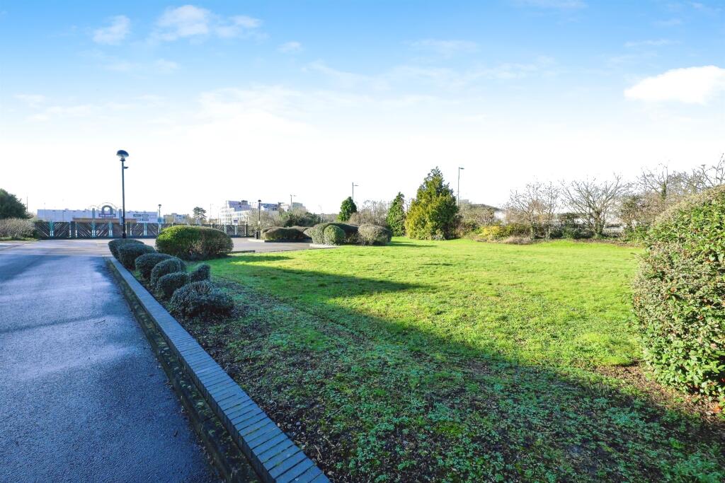 Additional image 10 of Walsingham Close, Hatfield