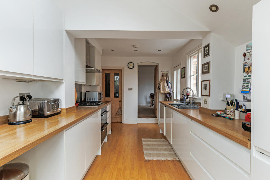 Additional image 23 of Willoughby Road, Harpenden, AL5