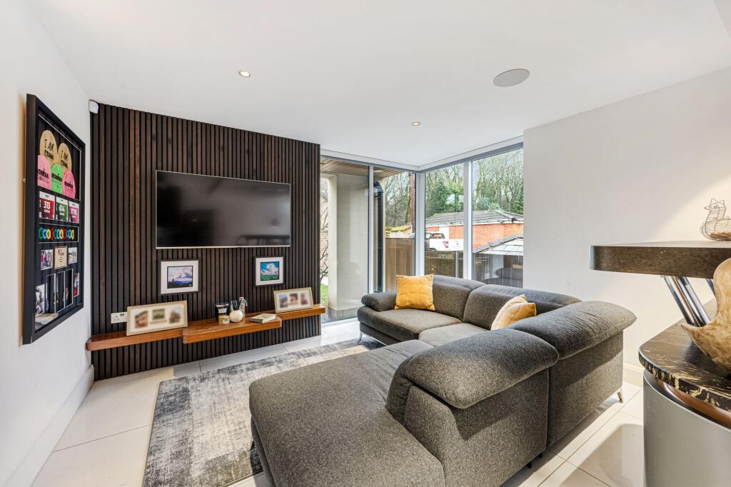 Additional image 15 of Moorview, Moss Bank Way, BL1 3LR – Stunning Home with Roof Terrace, Cinema Room & Outdoor Kitchen