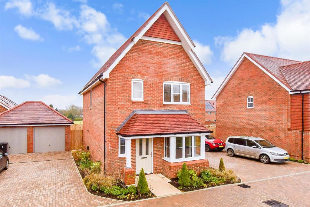 Primary image of The Petworth, Berry Croft, Holly Lane, Newick, Lewes, East Sussex
