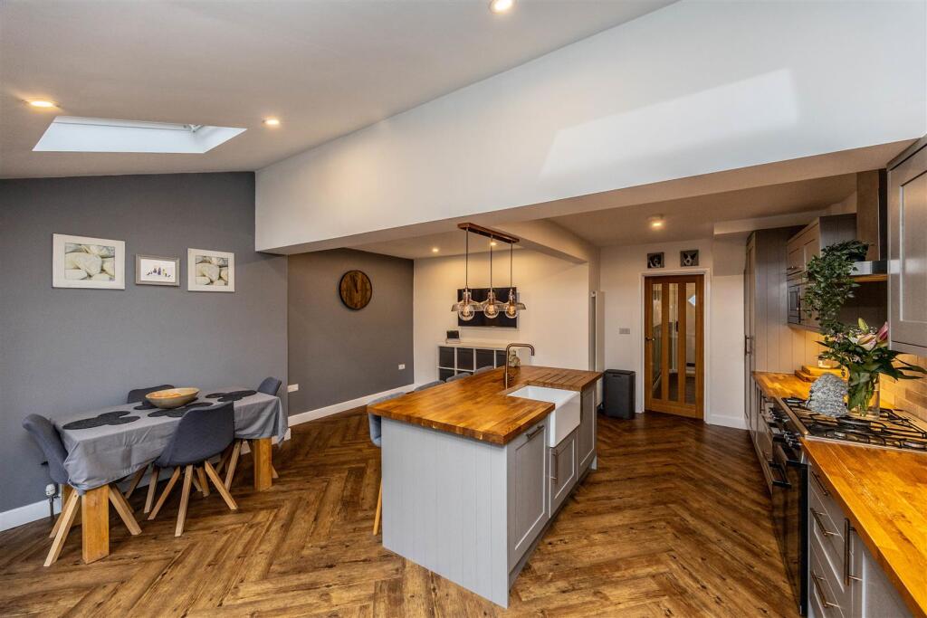 Additional image 6 of Hainsworth Moor Drive, Queensbury, Bradford