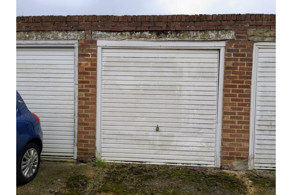 Additional image 29 of Highlands Road, Portslade, BN41