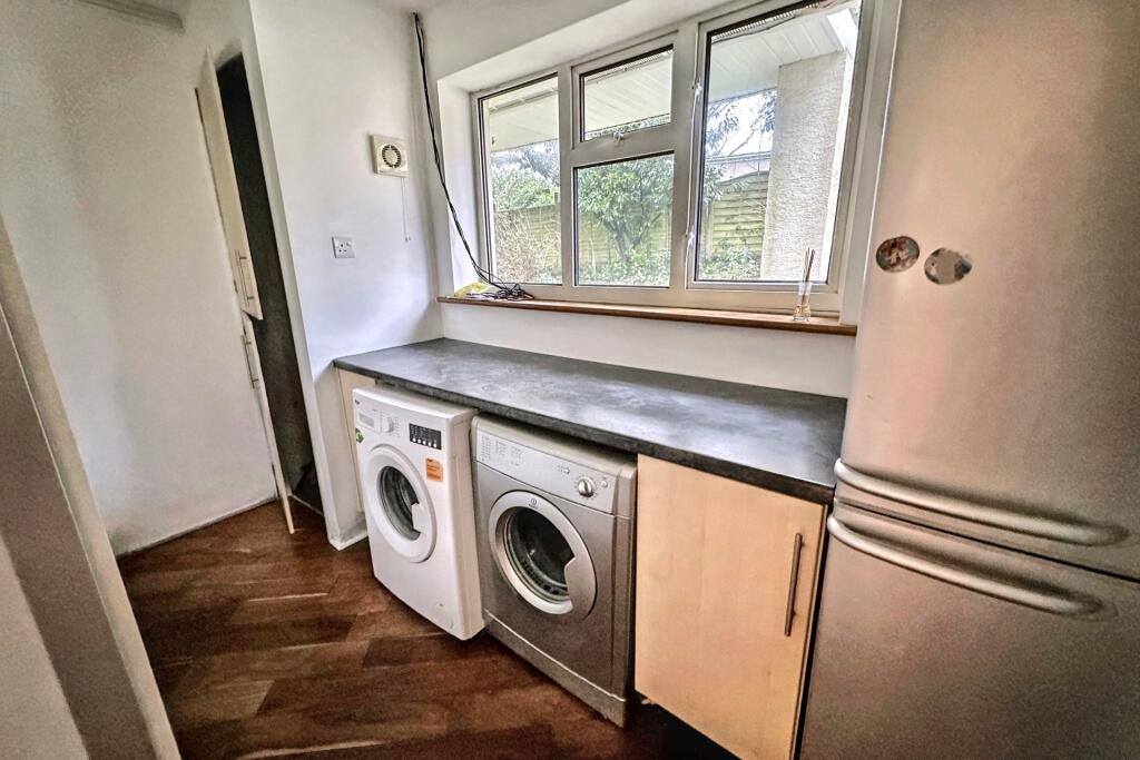 Additional image 17 of Kinson