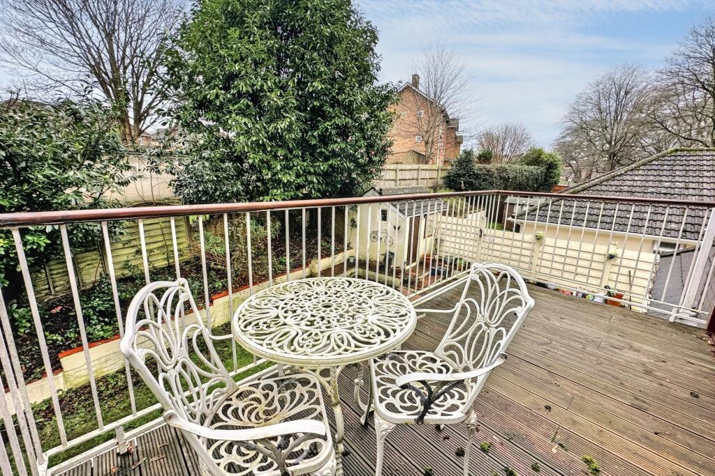 Additional image 6 of Kinson