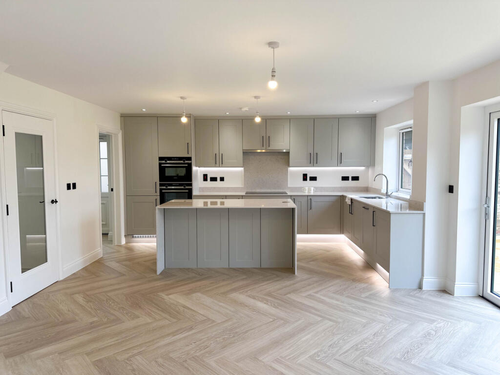 Additional image 12 of Hayfield Lodge, New Road, Over, CB24