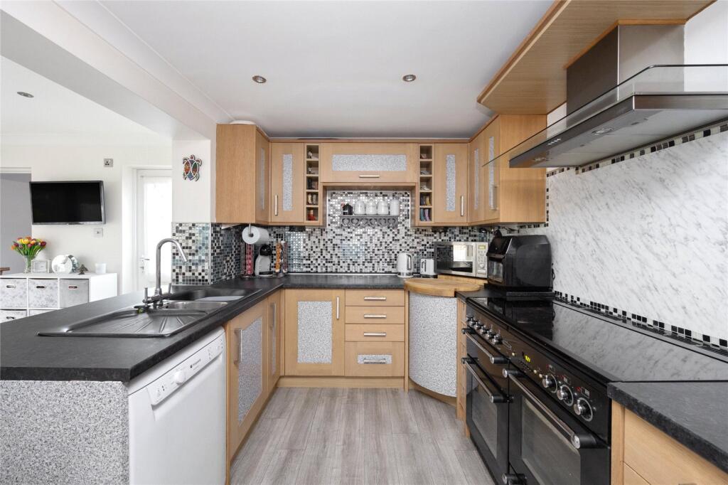 Additional image 24 of Pebble Walk, Littlehampton, West Sussex, BN17