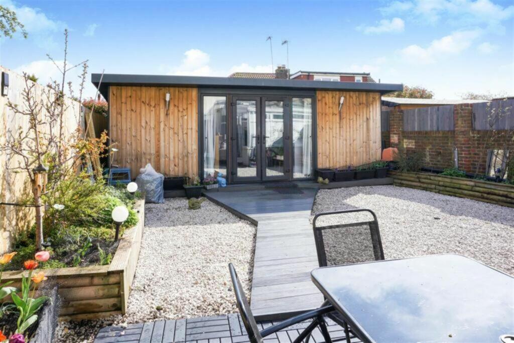 Additional image 3 of Ladydell Road, Worthing, BN11