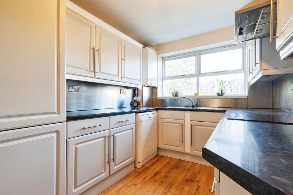 Additional image 3 of Marriners Walk, Keighley