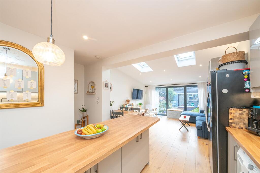 Additional image 22 of Leyland Avenue, St. Albans