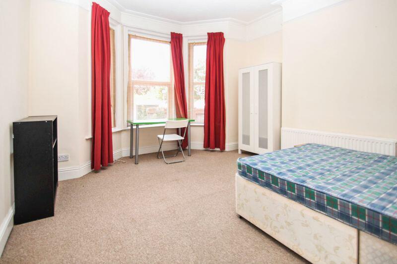 Additional image 5 of Holdenhurst Road, Bournemouth