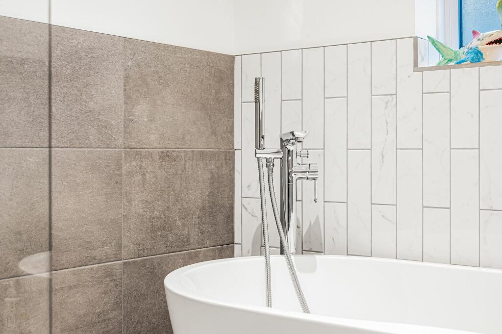 Additional image 16 of Wendale Drive, Peacehaven, BN10