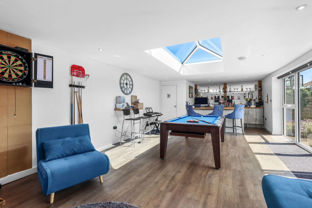 Additional image 36 of Stuart Avenue, Eastbourne, BN21 1UR