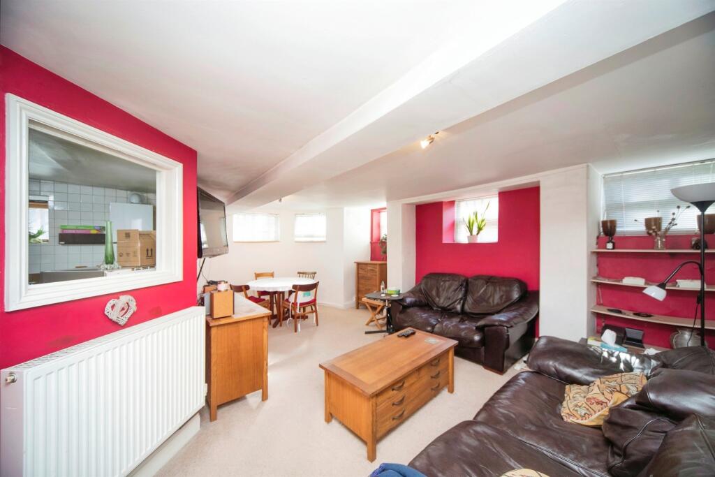 Additional image 6 of High Street, Newmarket