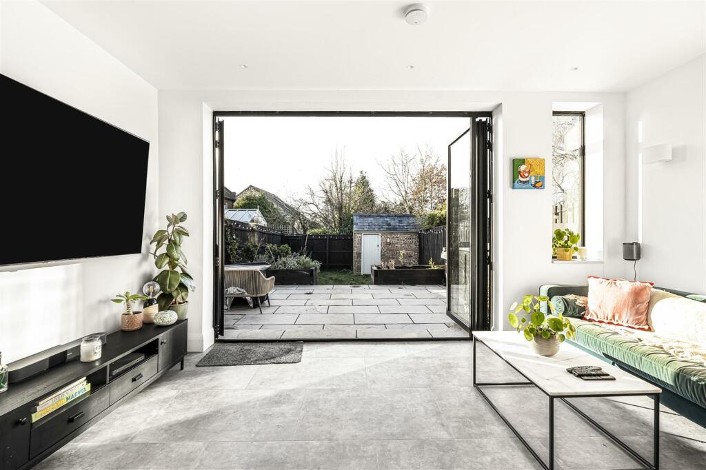 Additional image 11 of Cardigan Street, Newmarket