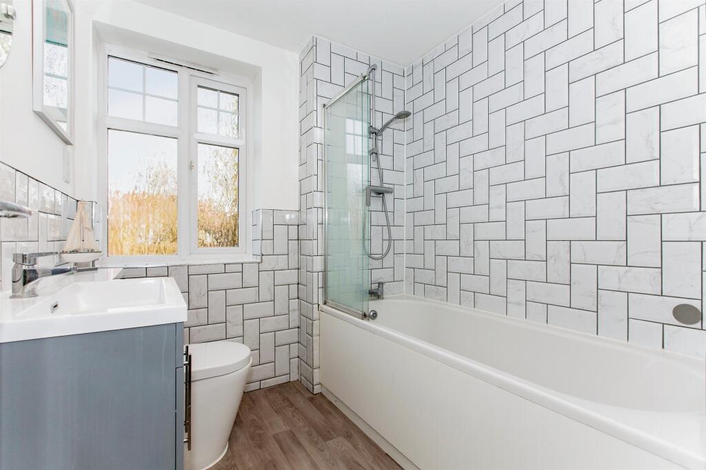 Additional image 4 of Summers Hill Drive, Papworth Everard, Cambridge