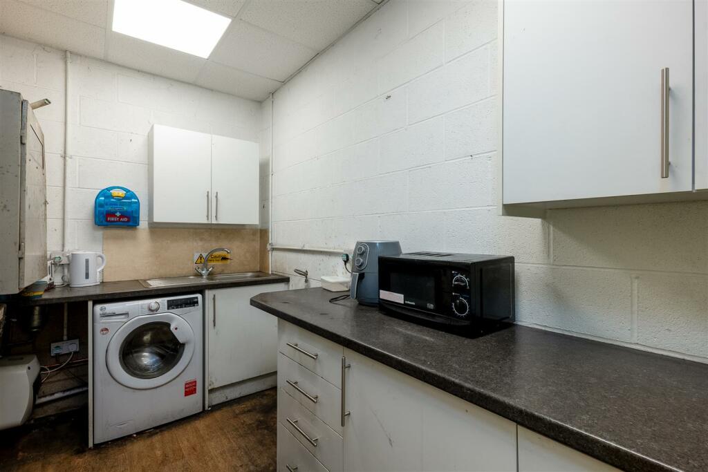 Additional image 12 of Harris Business Park, Hanbury Road, Stoke Prior, Bromsgrove