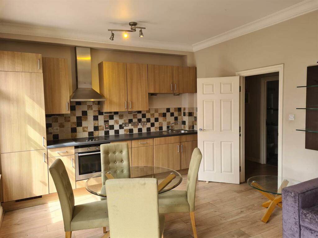 Additional image 2 of Flat 5, 2-4 Norwich Street, Cambridge