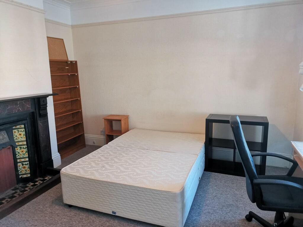 Additional image 5 of 6 bedroom Detached House in Winton