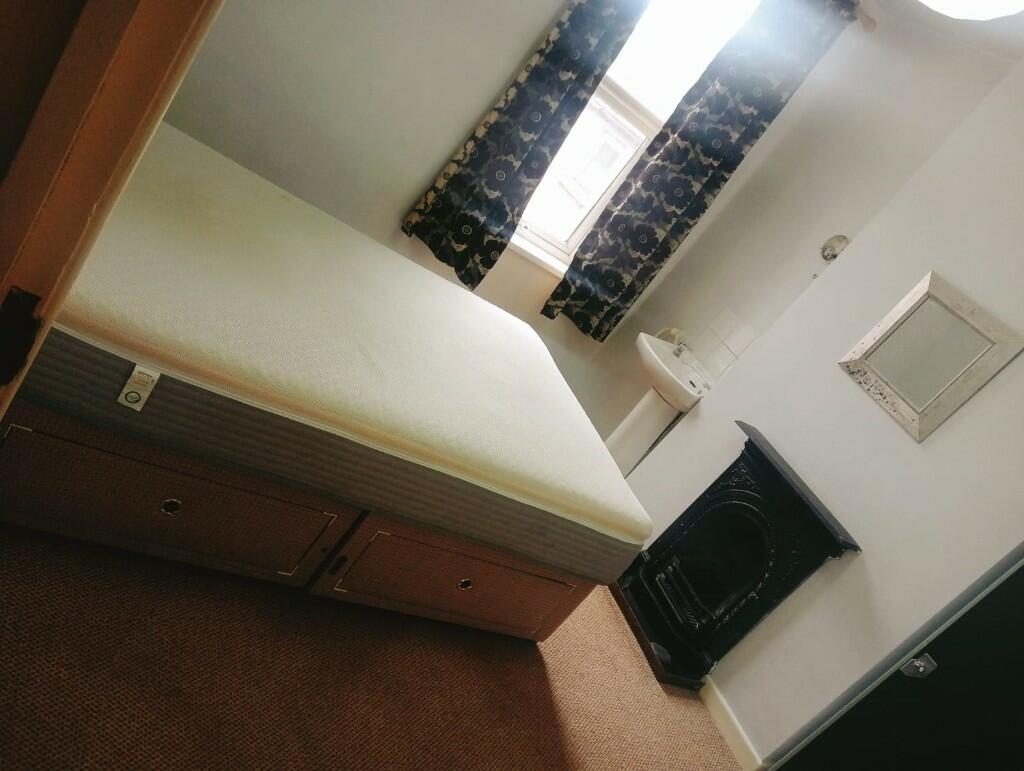 City Road, Cardiff(City), CF24