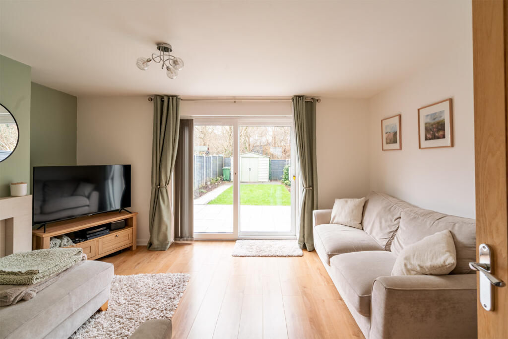 Additional image 7 of Overhill, Pill