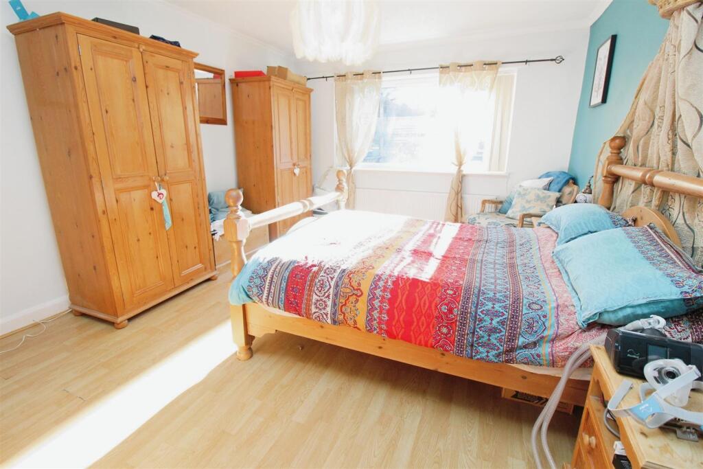 Additional image 9 of Gregory Crescent, Bradford, BD7 4PG