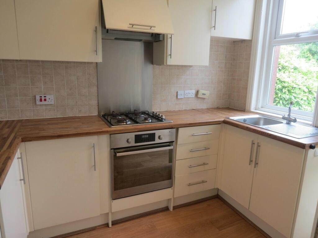 Additional image 3 of 6 bedroom Detached House in Winton