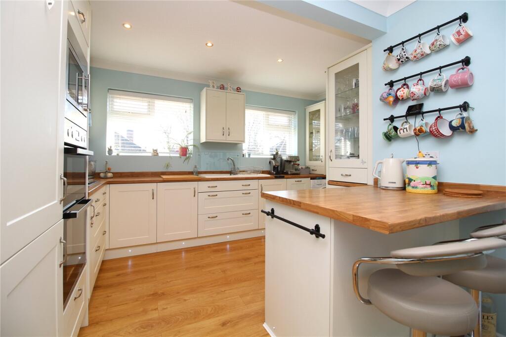Additional image 5 of Oakwood Avenue, New Milton, Hampshire, BH25