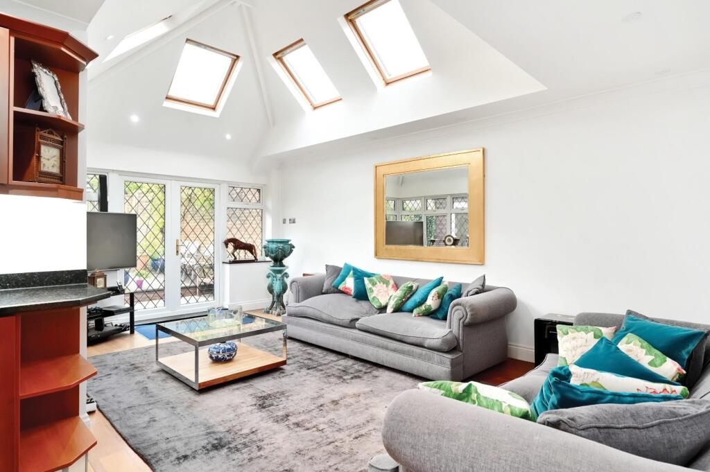 Additional image 2 of The Droveway, Hove