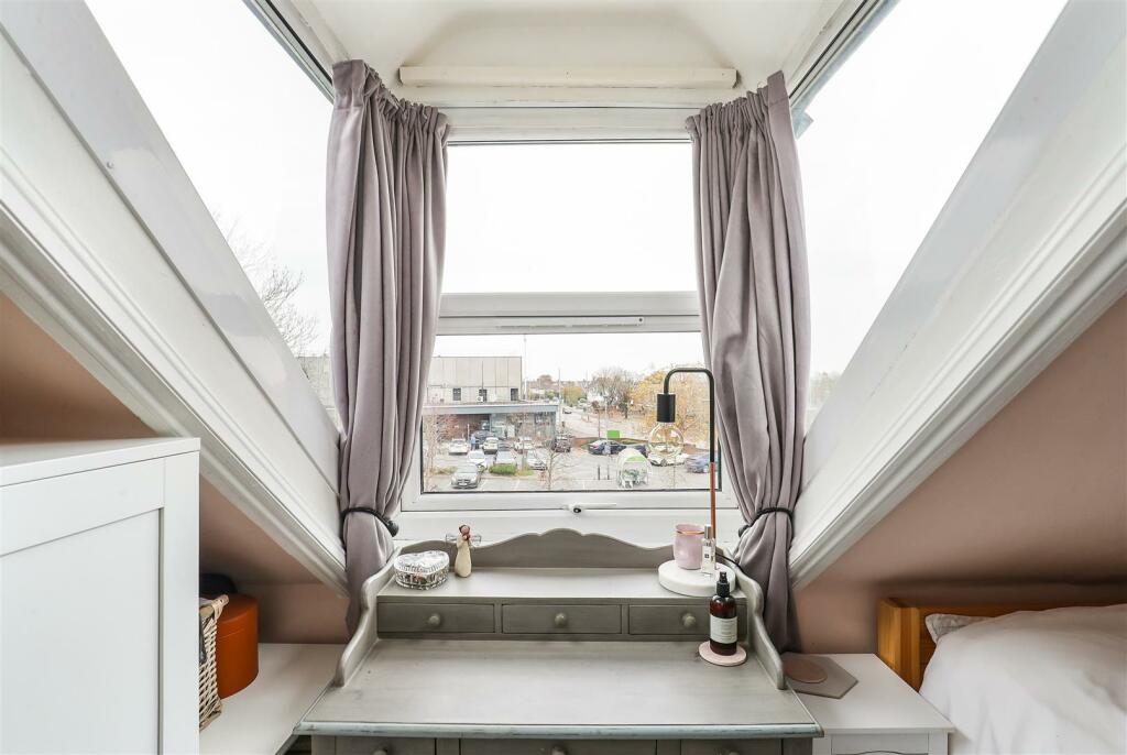 Additional image 20 of Superb Maisonette in Westbury Park