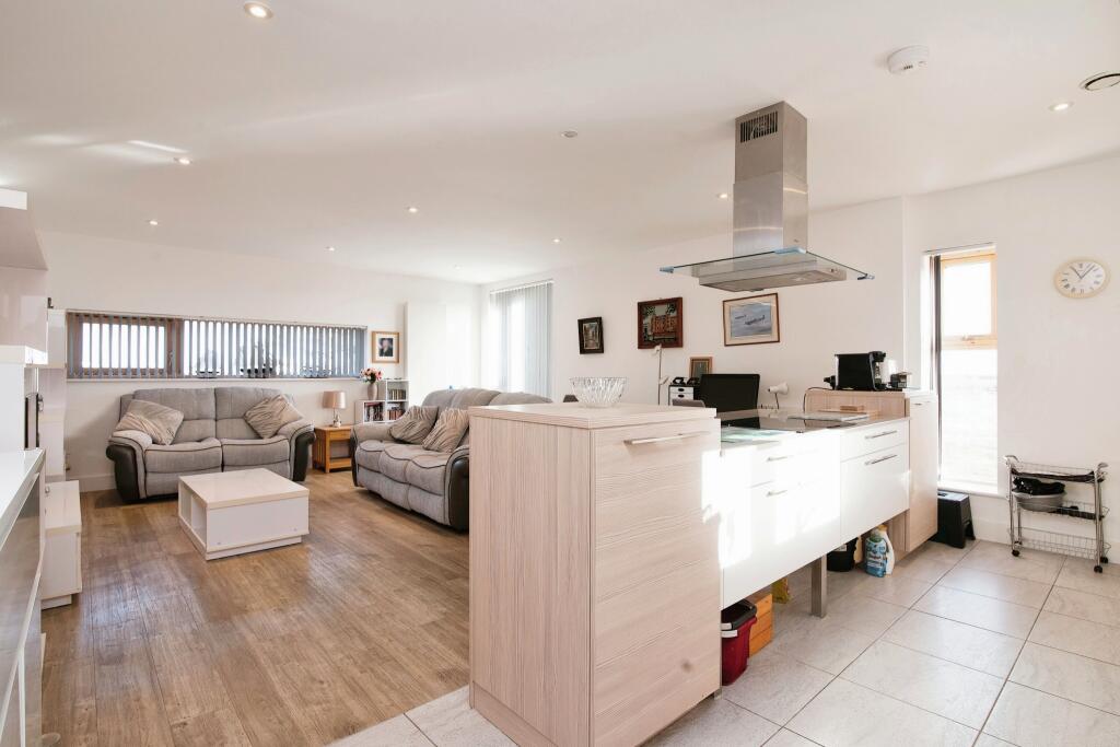 Plas Bowles, Cardiff, CF11