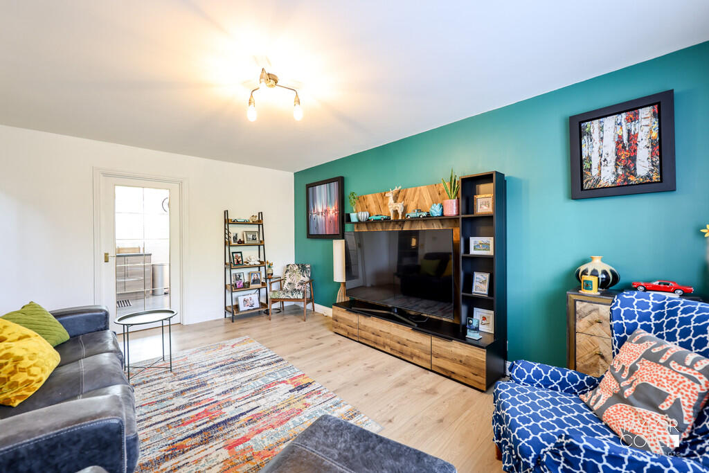 Additional image 4 of School Walk, Tamworth