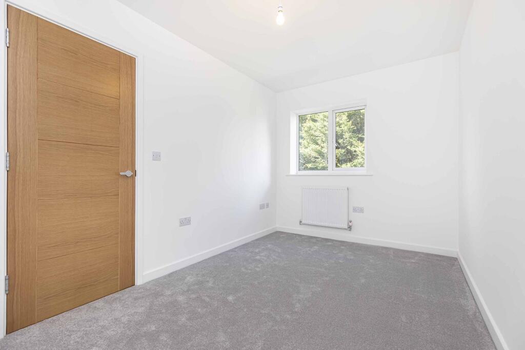 Additional image 12 of 280b Lymington Road, Highcliffe, Dorset. BH23 5ET