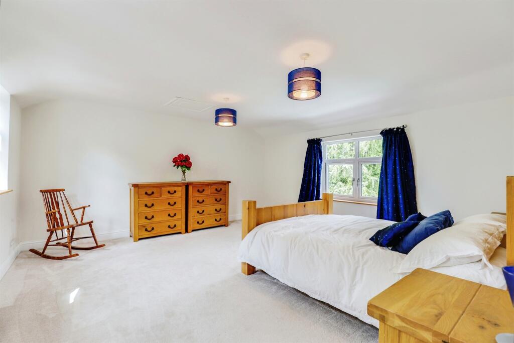 Additional image 10 of Glebeland Cottages, Gwaelod-Y-Garth, Cardiff